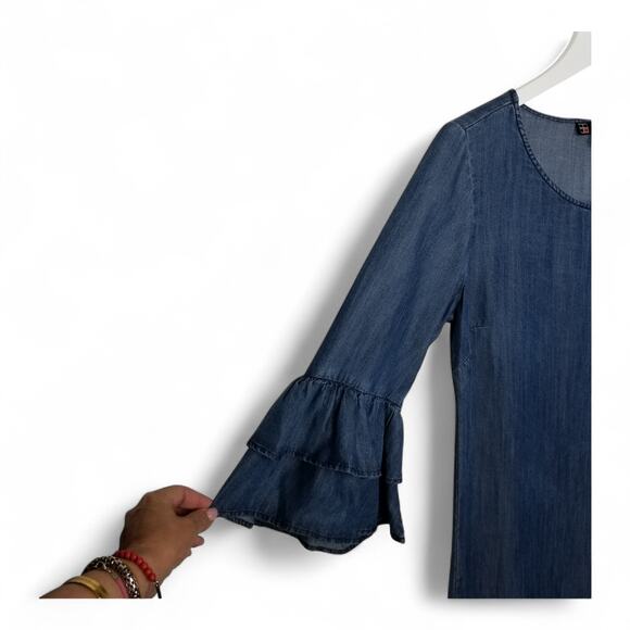 Carré Noir Denim Chambray Dress Ruffled Hem and Cuffs Scoop Neck - Medium - Picture 3 of 6